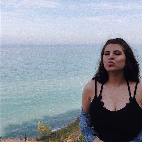 about me!! share and comment your closet name (-: - Picture 4 of 4